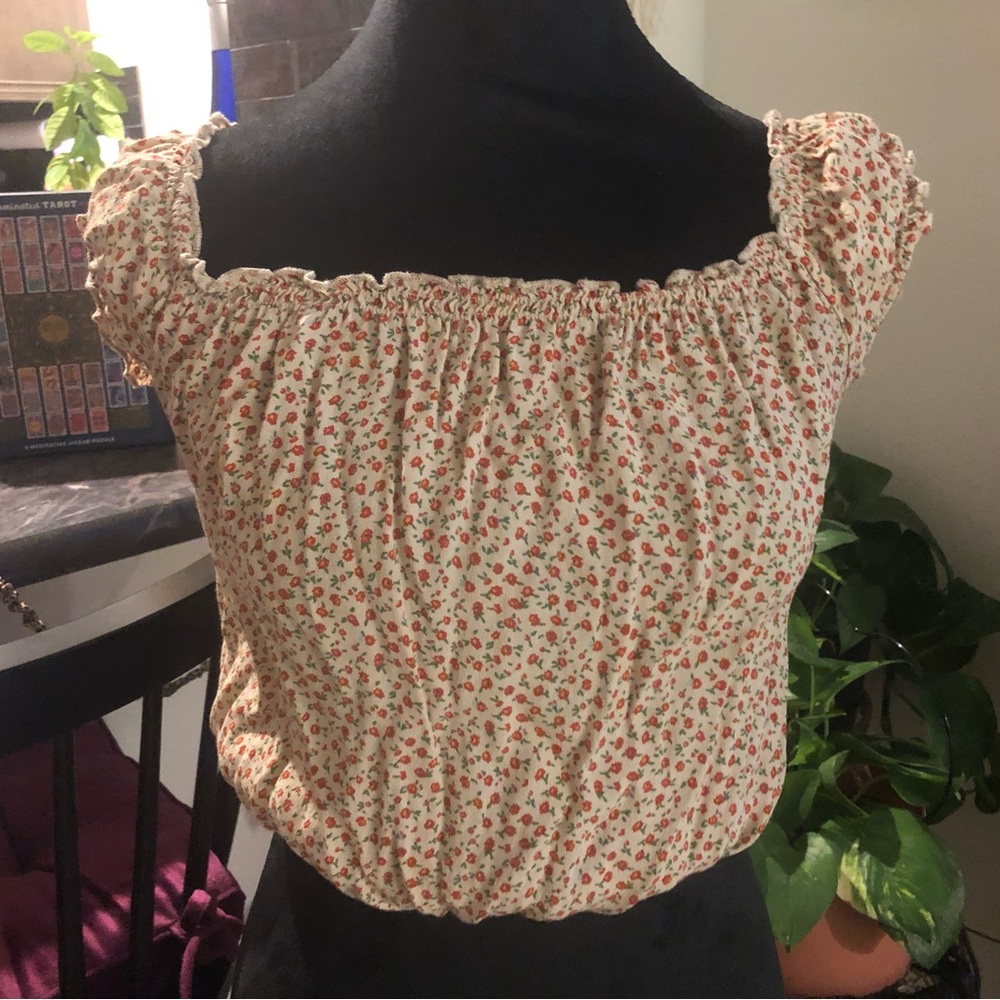 Brandy Melville crop top floral